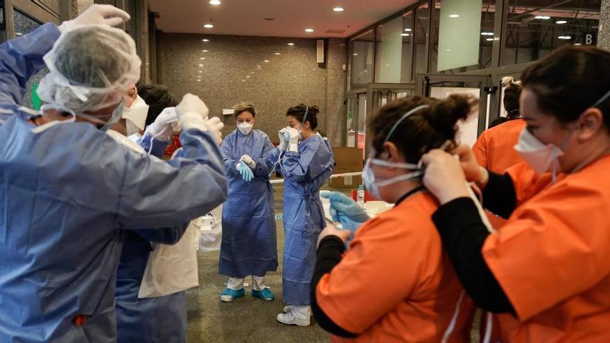 Sanitarios en un hospital de Madrid.