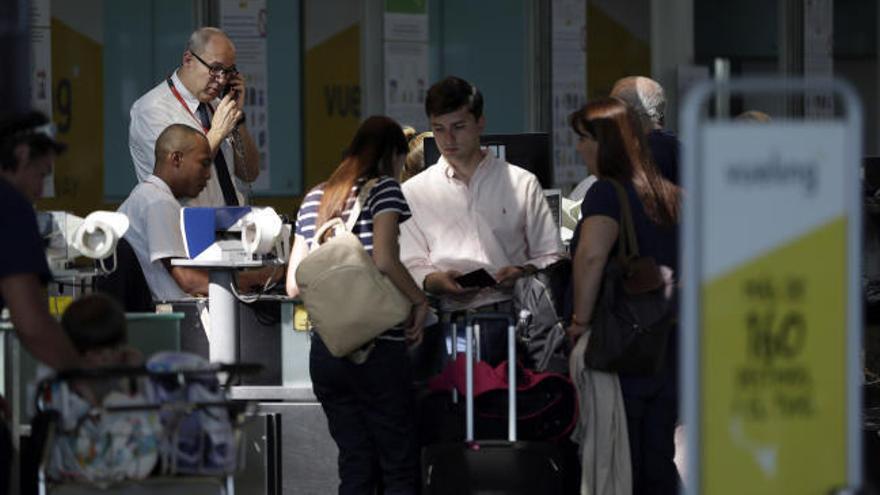 Fomento abre expediente a Vueling