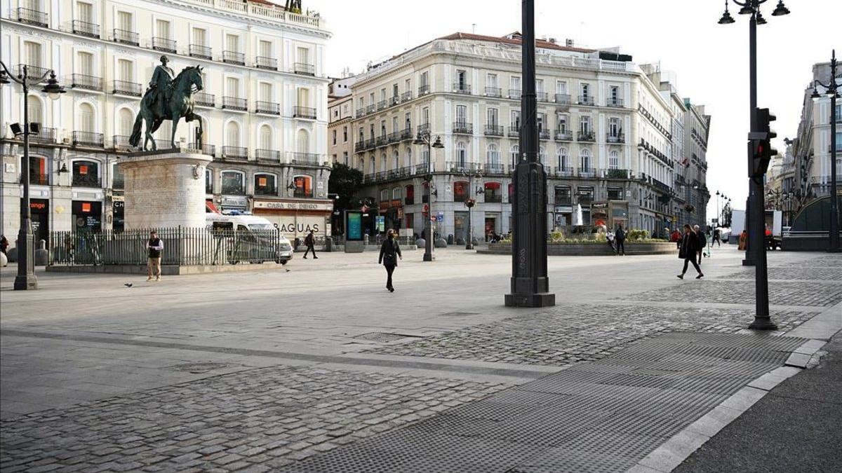 La Puerta del Sol de Madrid, desierta