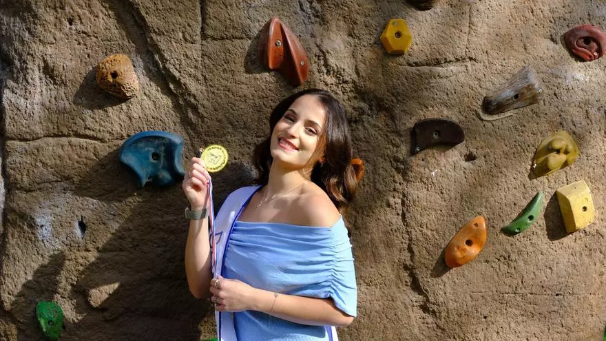 Andrea Encinoso, candidata a Reina del Carnaval de Las Palmas de Gran Canaria