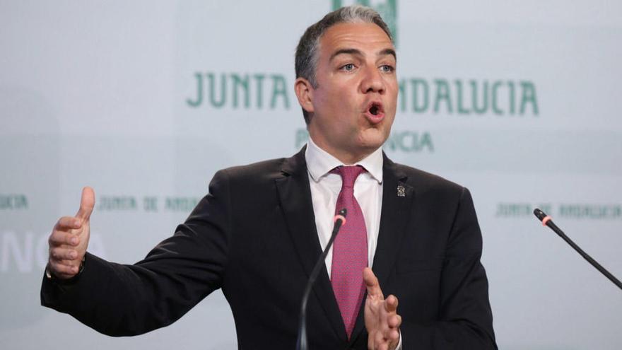 Bendodo, gesticulando durante la rueda de prensa posterior al Consejo de Gobierno.