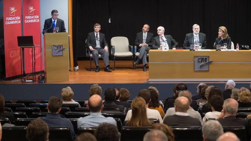 Un momento de la investidura del nuevo miembro de la Academia de Ciencias.