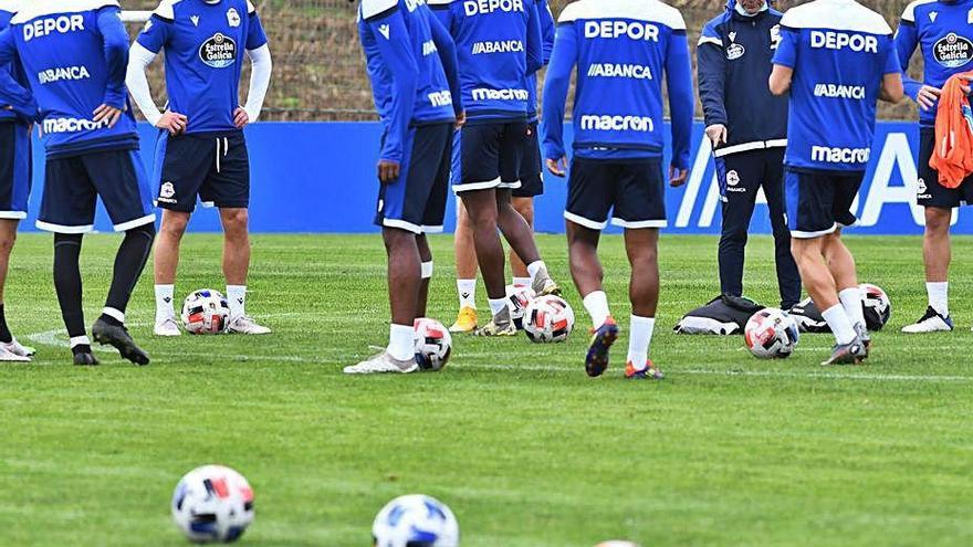 Los jugadores, durante un entrenamiento.