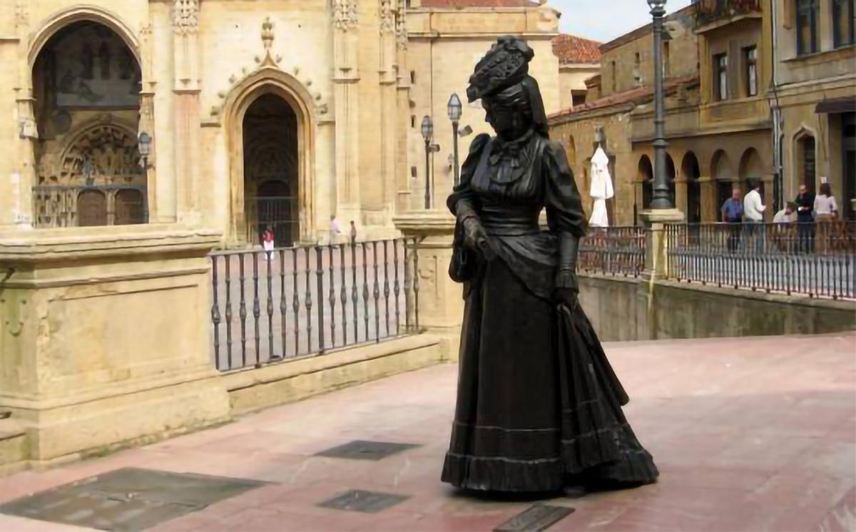 Estatua de La Regenta