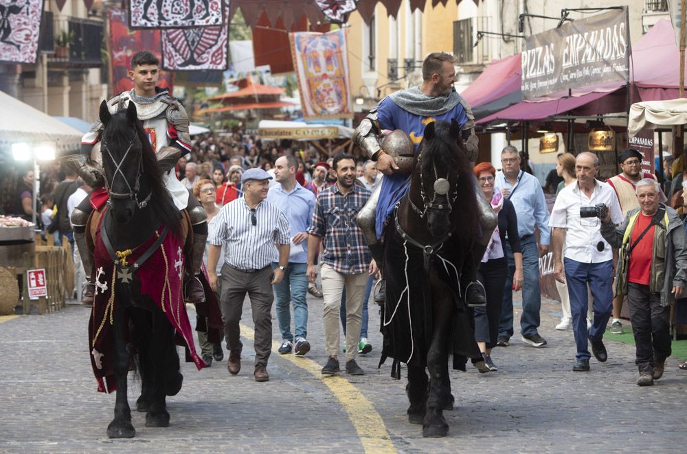 El mercado medieval da inicio a los actos por el 9 d'Octubre en Sagunt.