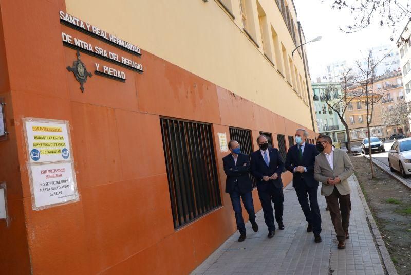 EL PERIÓDICO DE ARAGÓN entrega sus 150 roscones en el Día de San Valero y acerca la tradición a los comedores sociales