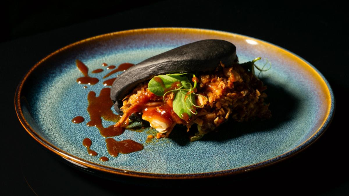 Dark bao elaborado por Carlos Maldonado para SUMO restaurante.