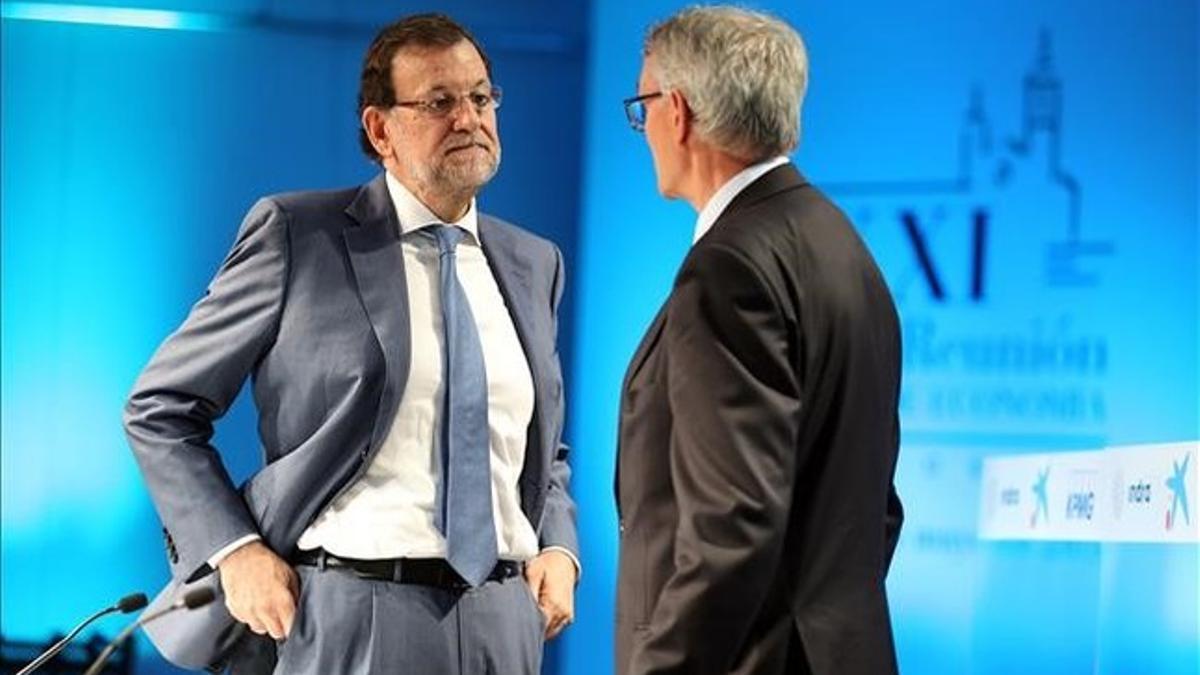 Mariano Rajoy y el presidente del Cercle d'Economia, Antón Costas, en mayo del año pasado en Sitges.