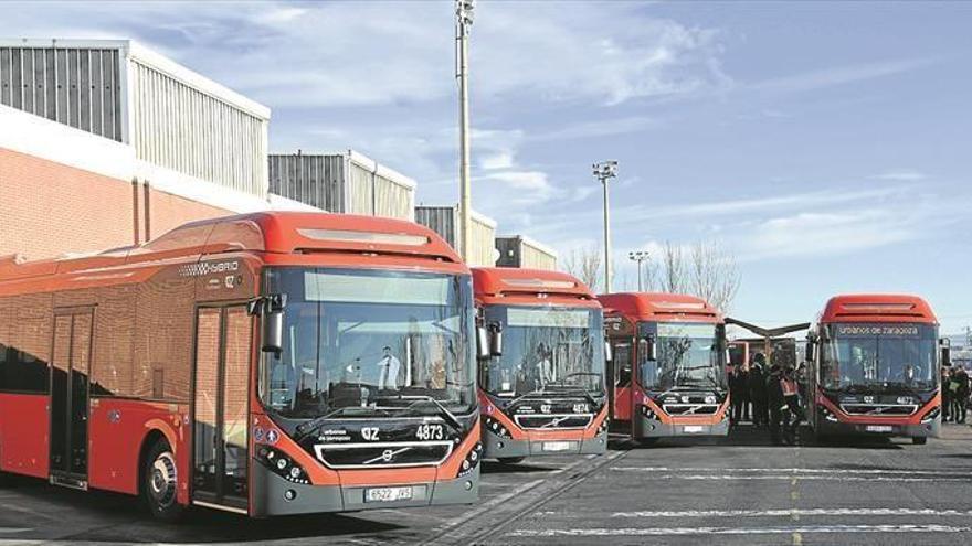 Tres nuevos autobuses urbanos híbridos entran hoy en servicio en Zaragoza