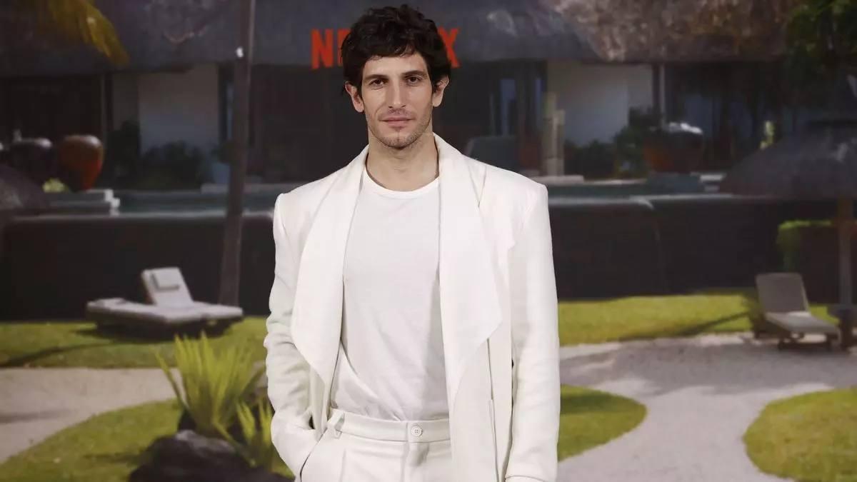 L’actor Quim Gutiérrez posa per als mitjans durant la presentació d’«Amor de madre», una pel·lícula de Paco Caballero