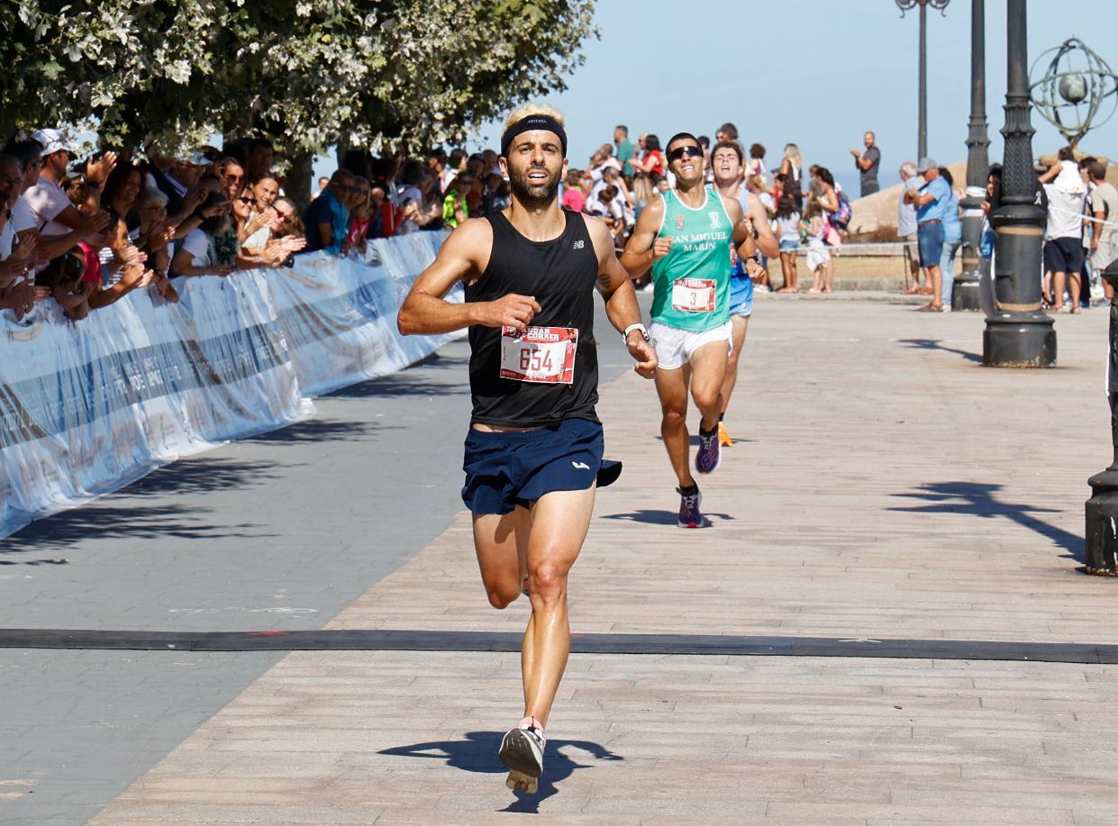 Baiona suda a ritmo de zapatilla y zumba