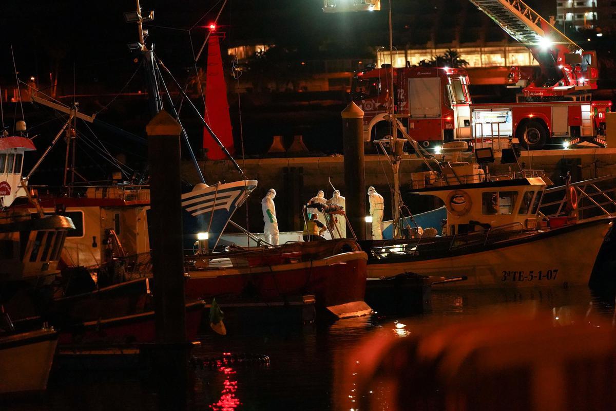 Llegada de los cadáveres migrantes fallecidos cerca de El Hierro (28/04/21)