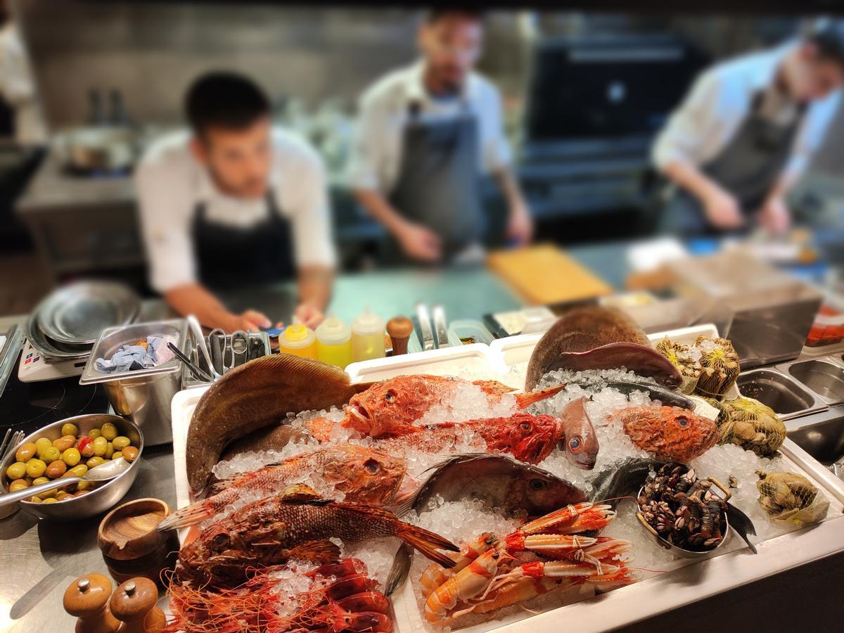 El bodegón de pescados y mariscos en Estimar.