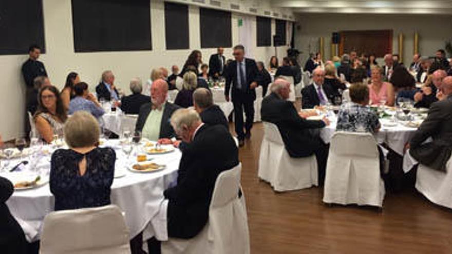 Cena de los masones (y sus esposas, pues la orden no admite mujeres), en un hotel de Valencia.