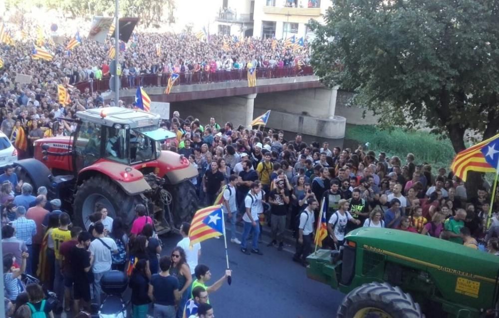 Tractors arribant a la Plaça Catalunya de Girona