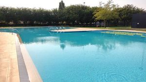 Vista de la piscina grande de Tàrrega