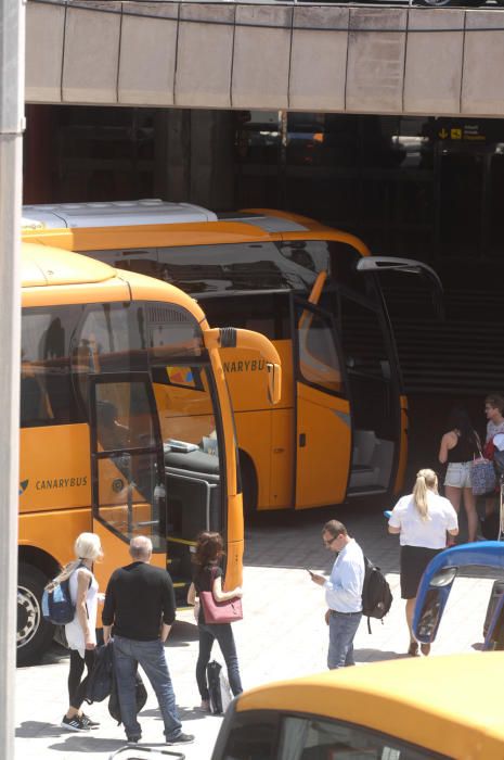 Llegada viajeros al aeropuerto de Gran Canaria