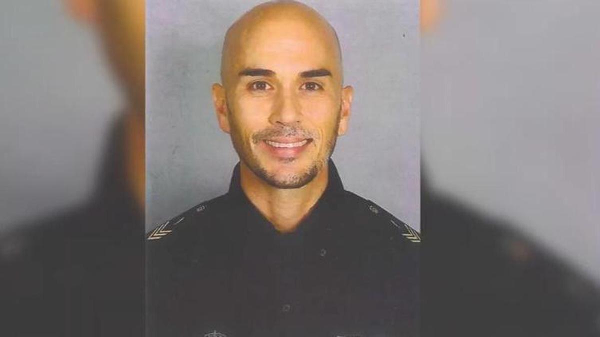 Reconocimiento póstumo al policía nacional Carlos Martí por su valentía al impedir un robo en Vinalesa