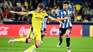 Pau Navarro, tras la derrota del Villarreal ante el Espanyol: «No puede ser que en el minuto 75 el campo esté vacío»