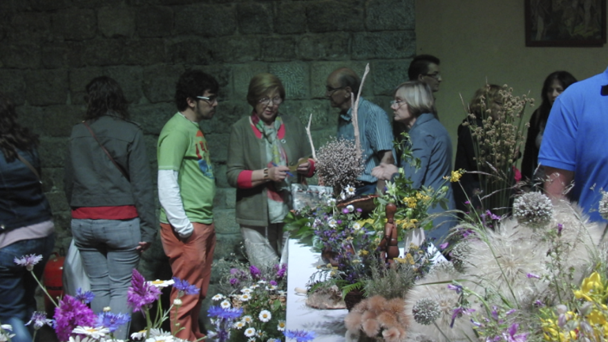 Darnius s&#039;engalana per la festa de les flors