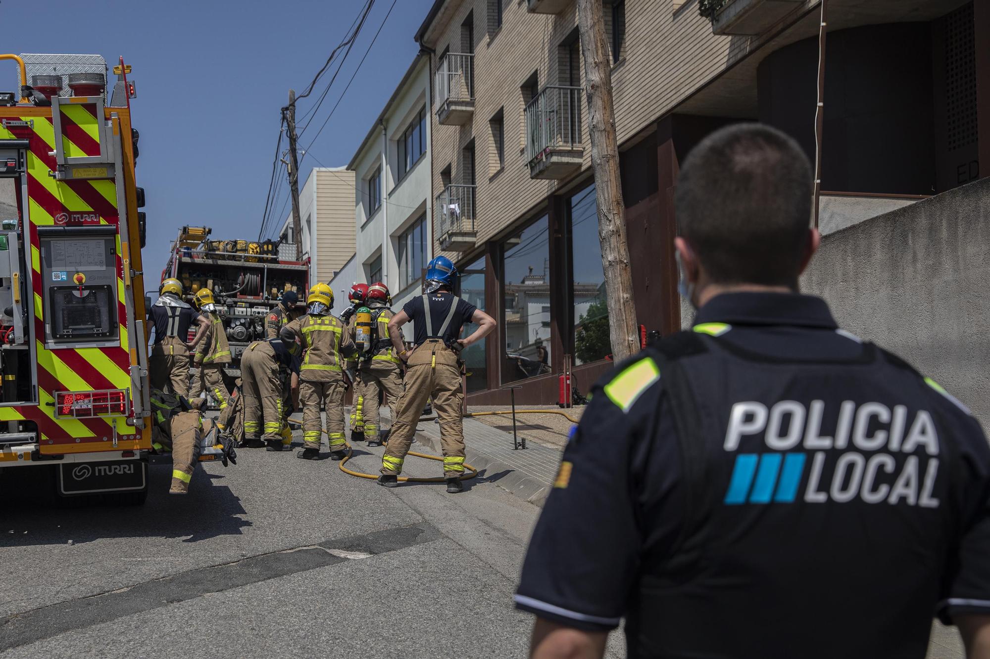 Desallotgen un bloc de pisos a Vidreres per un incendi en la instal·lació elèctrica