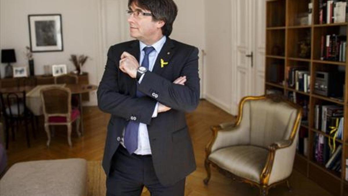 El 'expresident' Carles Puigdemont posaayer en una sesión fotográfica en Berlín.