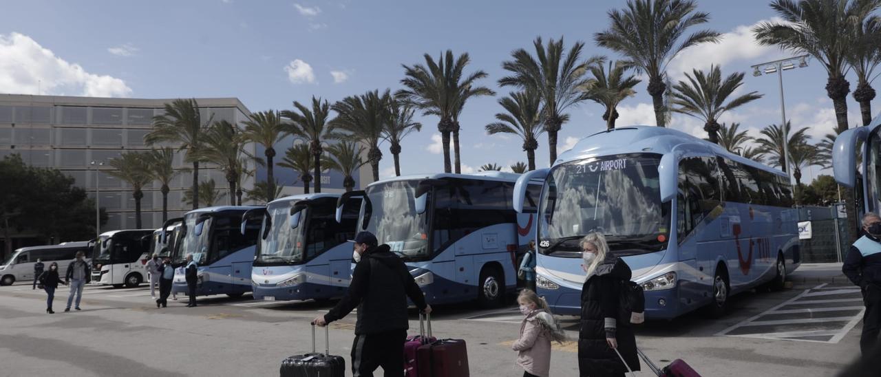 Turistas en el aeropuerto