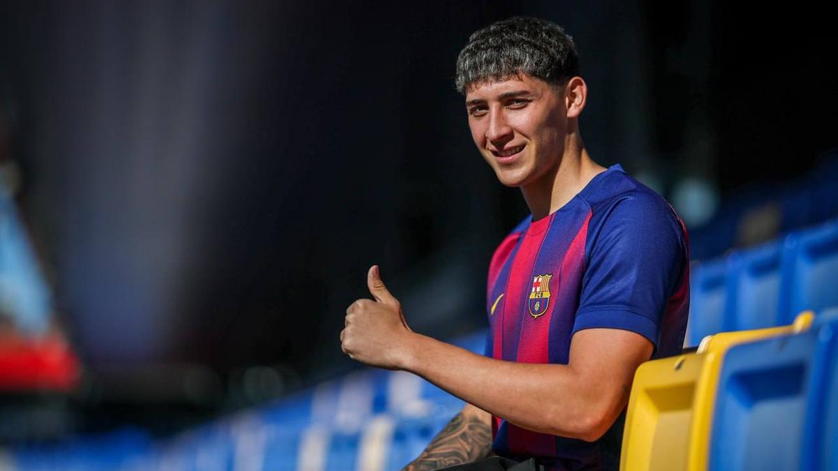 Patricio Pacífico, durante su presentación con el FC Barcelona