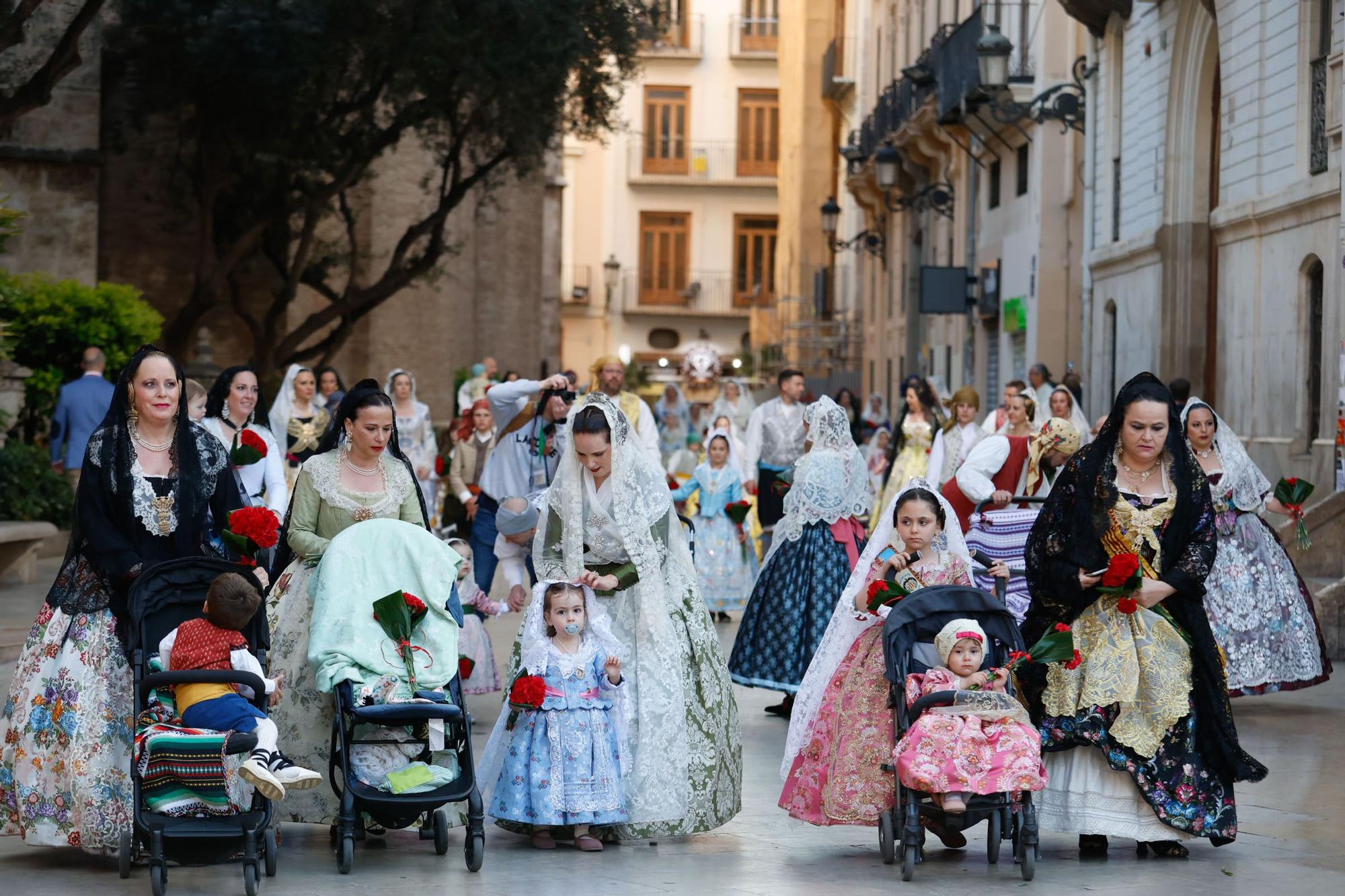 Búscate en el primer día de la Ofrenda en la calle San Vicente entre las 18:00 y las 19:00