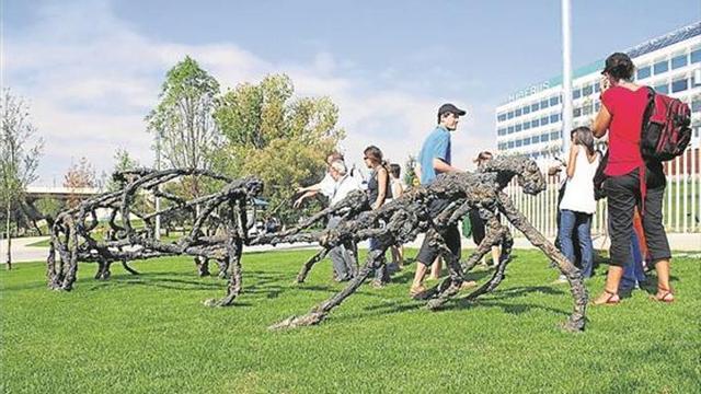 La Policía investiga el robo de la escultura del puente de la Almozara