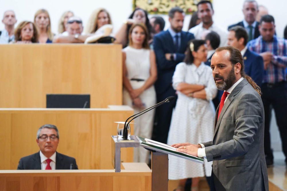 El candidato propuesto por el Partido Popular, Francis Salado, ha sido elegido este miércoles como presidente de la Diputación de Málaga en el transcurso del pleno de investidura.