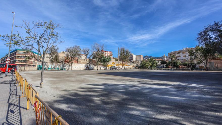 Elda abre un nuevo aparcamiento gratuito mientras tramita su acondicionamiento definitivo