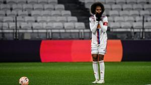 Wendie Renard, del Olympique de Lyon, durante un partido en el Groupama Stadium