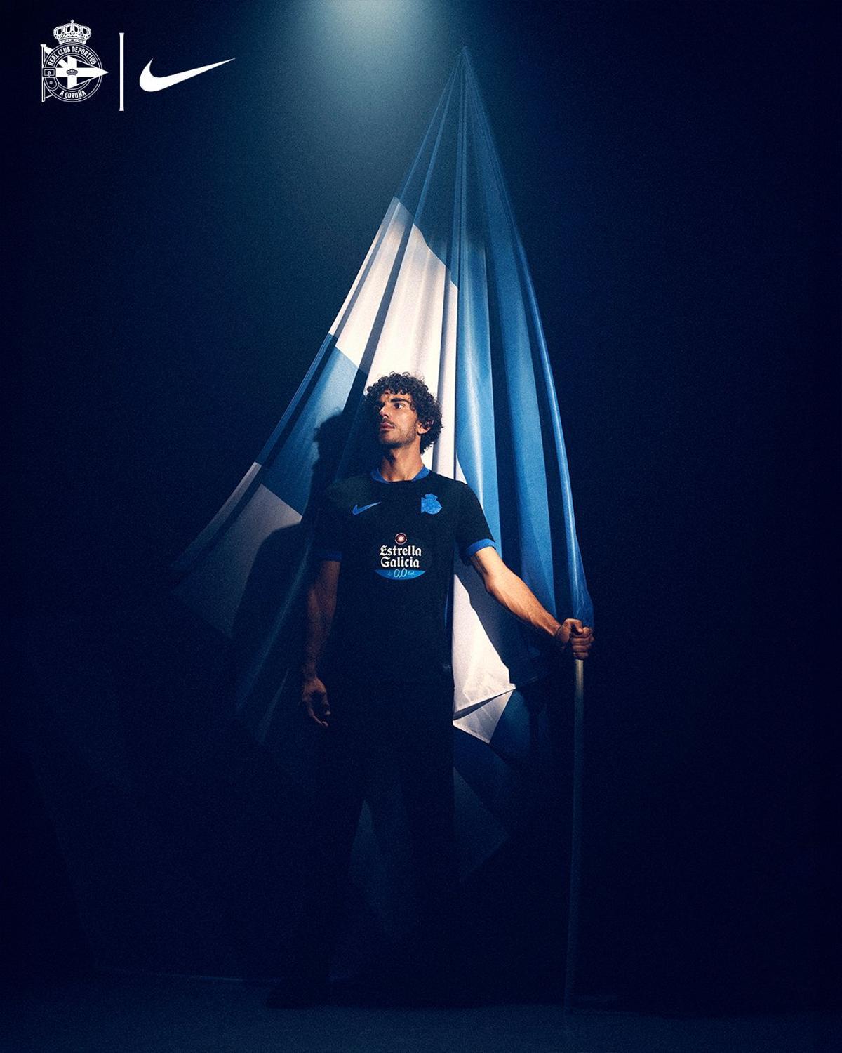 Negro y azul: así es la segunda equipación del Deportivo para la temporada 26/27