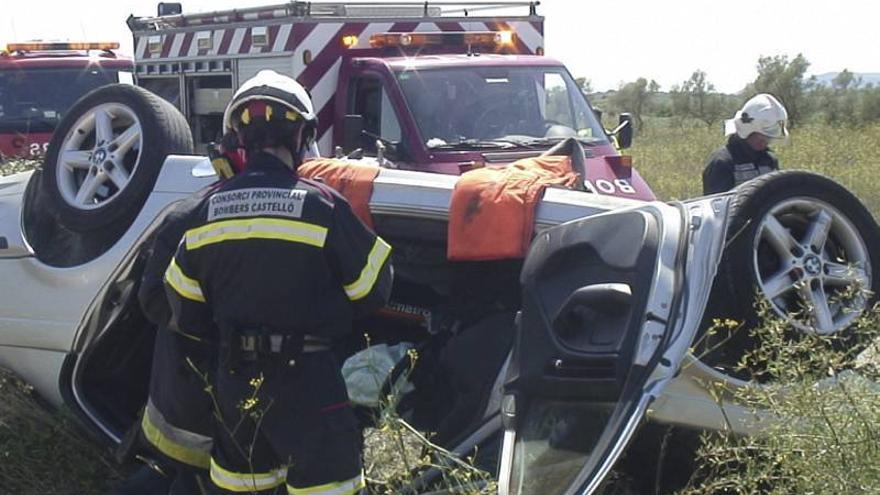 Tres fallecidos y una herida grave en un accidente en la CV-113 en Canet