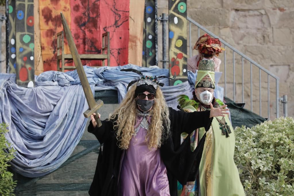 Las copas de Francina y la “fuga” del rey emérito, protagonistas de la 'Adoració dels Reis'