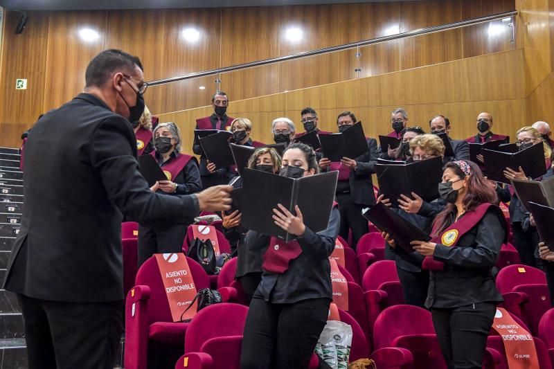 Acto de Investidura de nuevos Doctores y Doctoras del curso 2020-2021