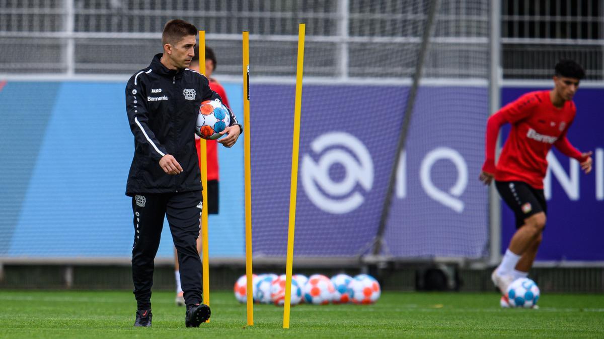 Alberto Encinas, segundo entrenador del Bayer Leverkusen