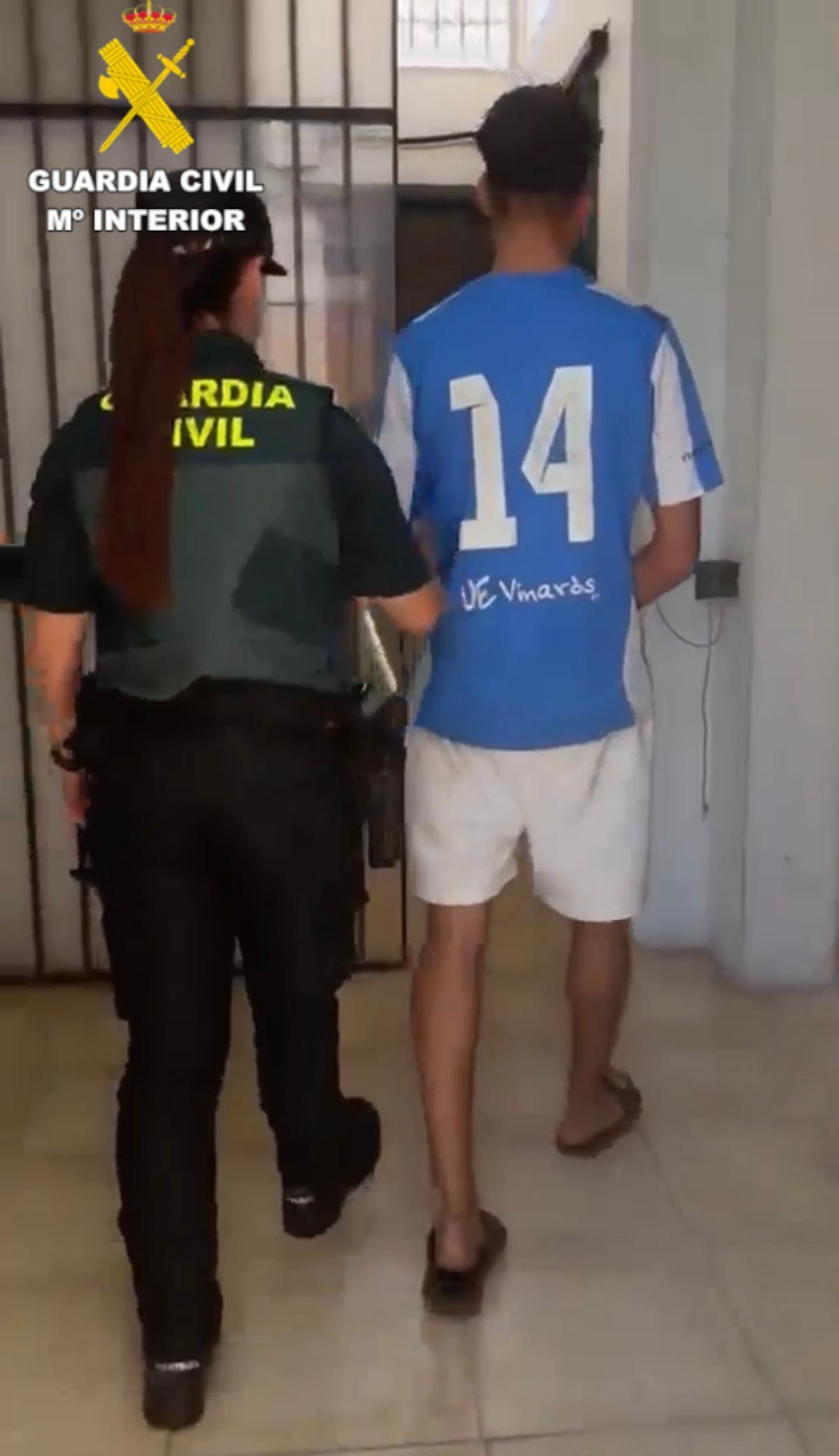 Imagen del detenido como presuento autor del robo en Sant Mateu.