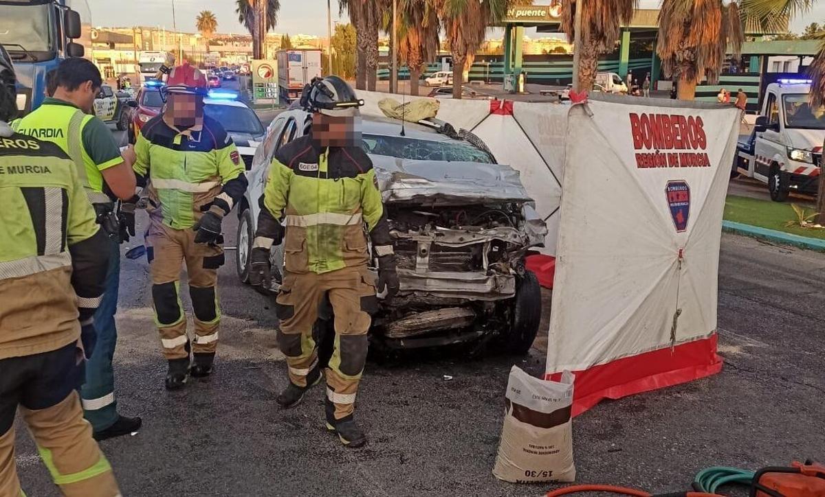 Estado en el que ha quedado el turismo implicado en el choque frontal con un camión en la N-344