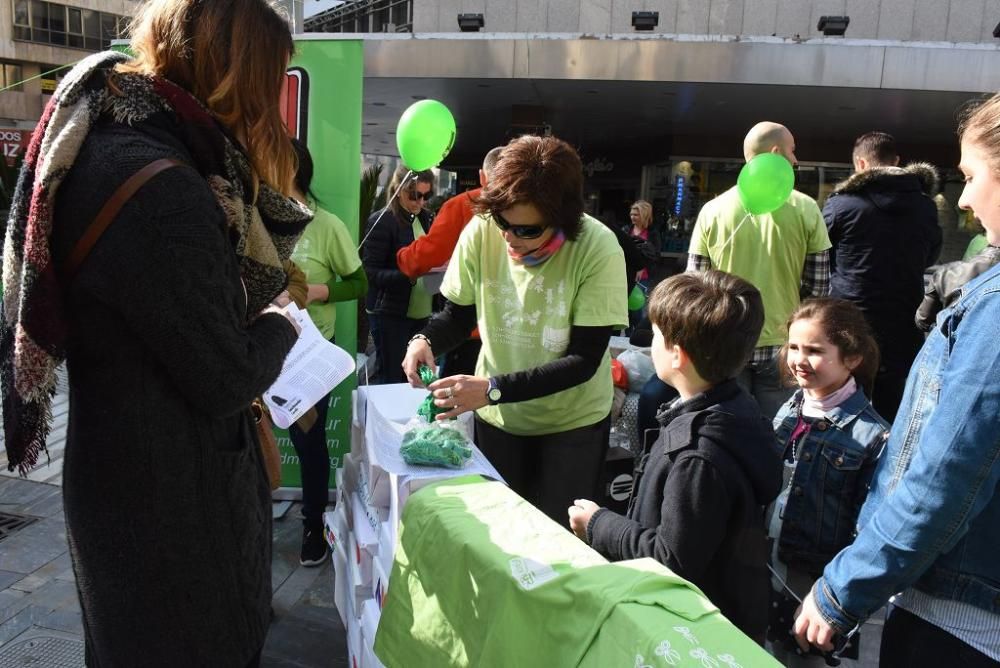 Los interinos de Educación protestan por las oposi