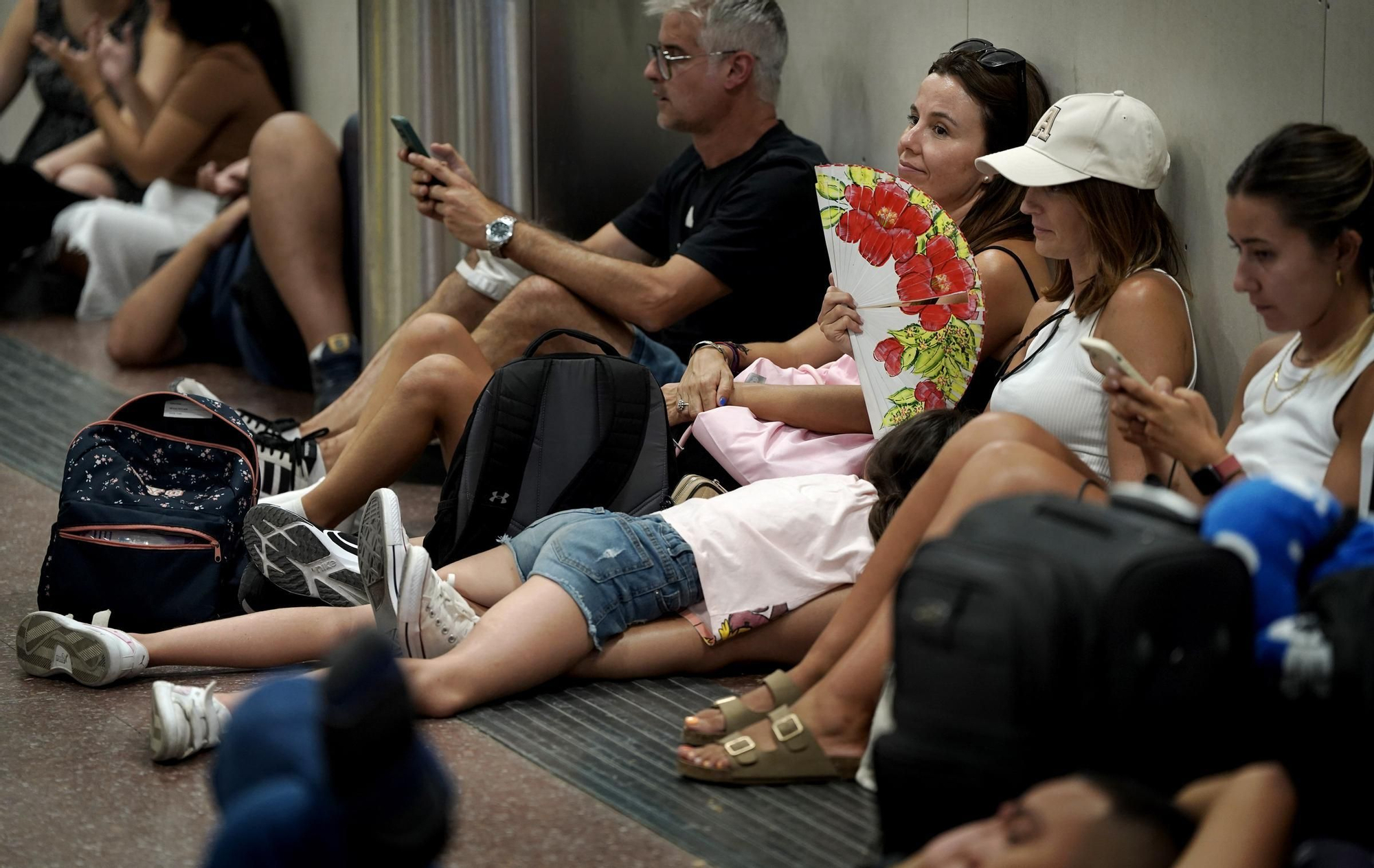 El caos en Chamartín por un fallo eléctrico, en imágenes