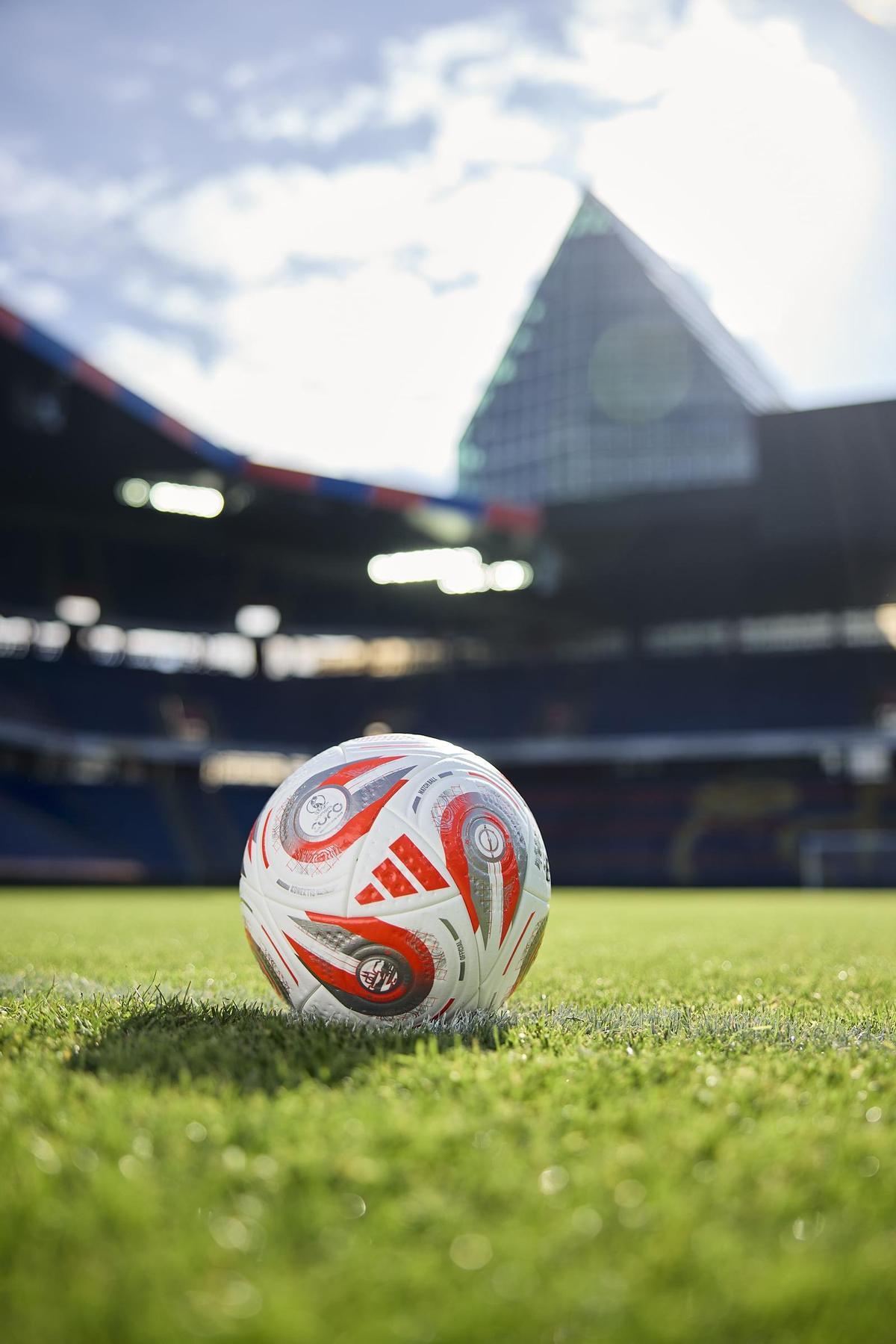 Así es el balón especial para las 'semis' y la final de la Eurocopa femenina