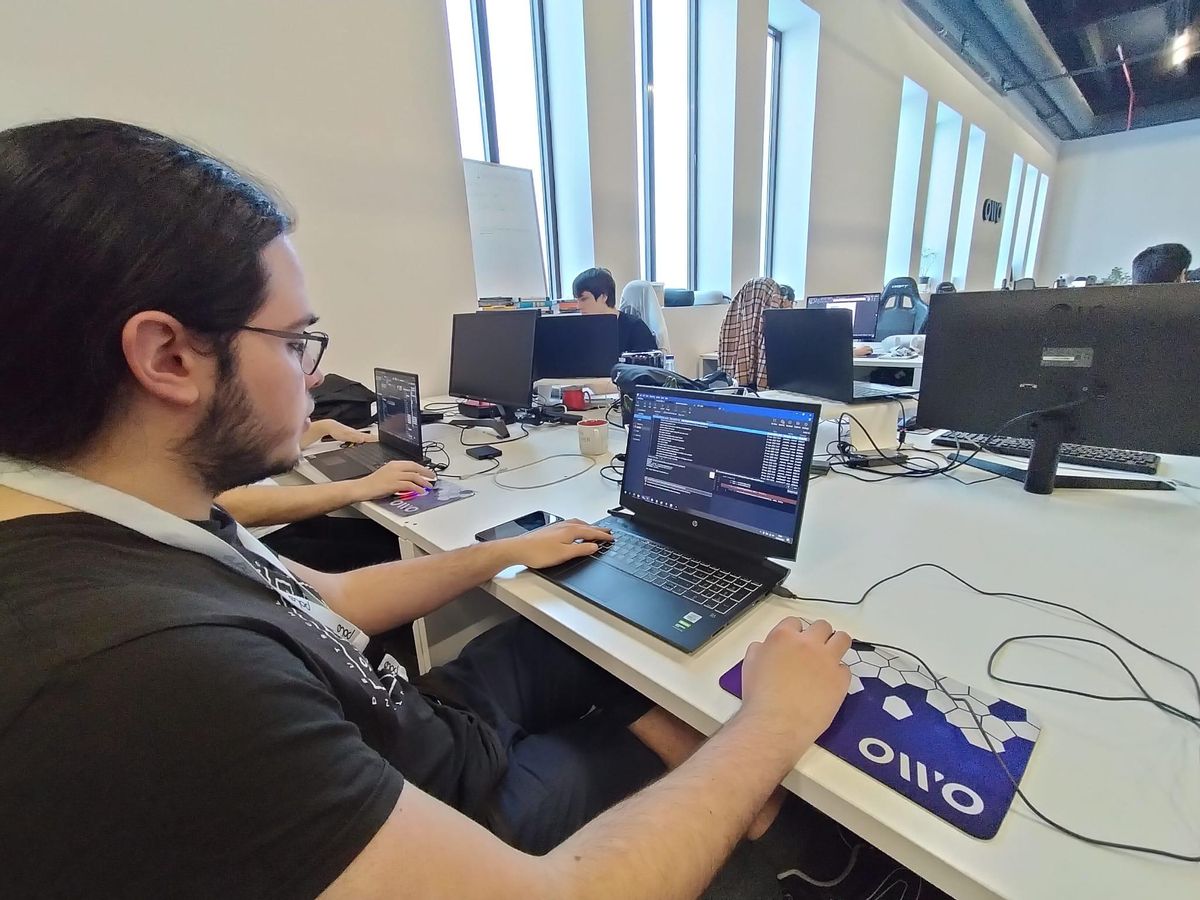 Trabajadores y alumnos en prácticas en OWO Games.