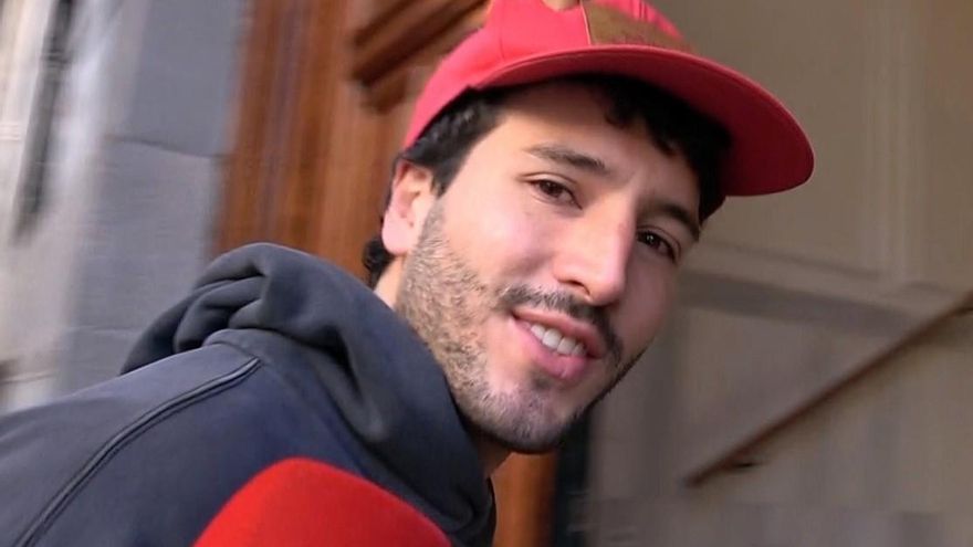 ¿Qué es la otoplastia? La cirugía que se hizo Sebastián Yatra para corregir las 