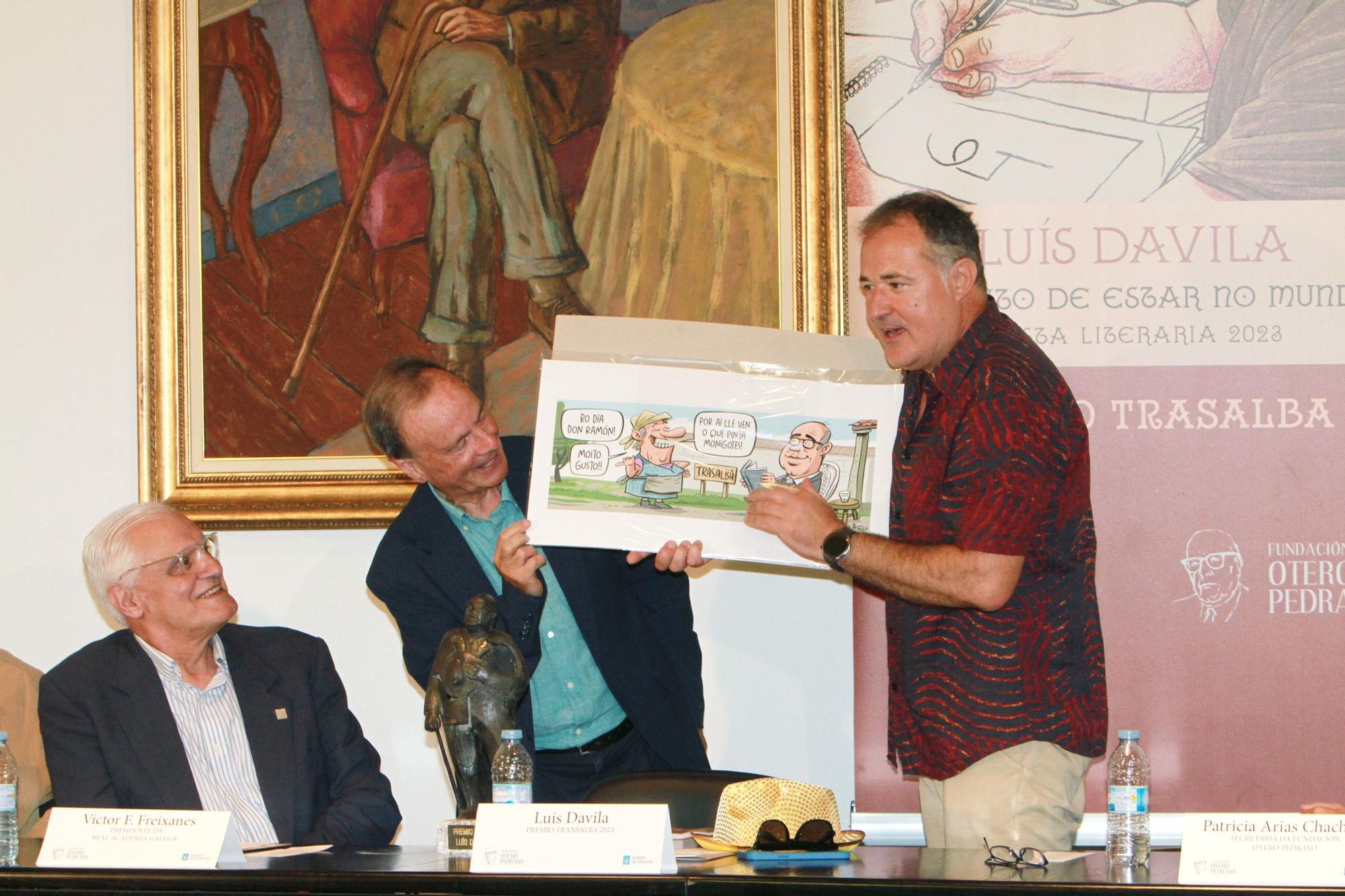 Luis Davila, humorista de FARO, recibe el Premio Trasalba 2023