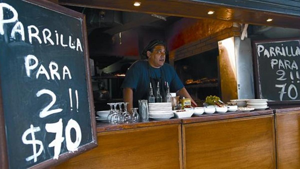 Imagen de un restaurante de Buenos Aires con el precio en pesos.