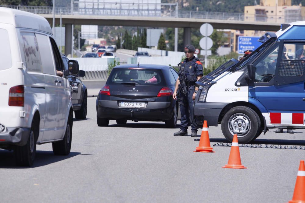 Gran desplegament policial a la Jonquera