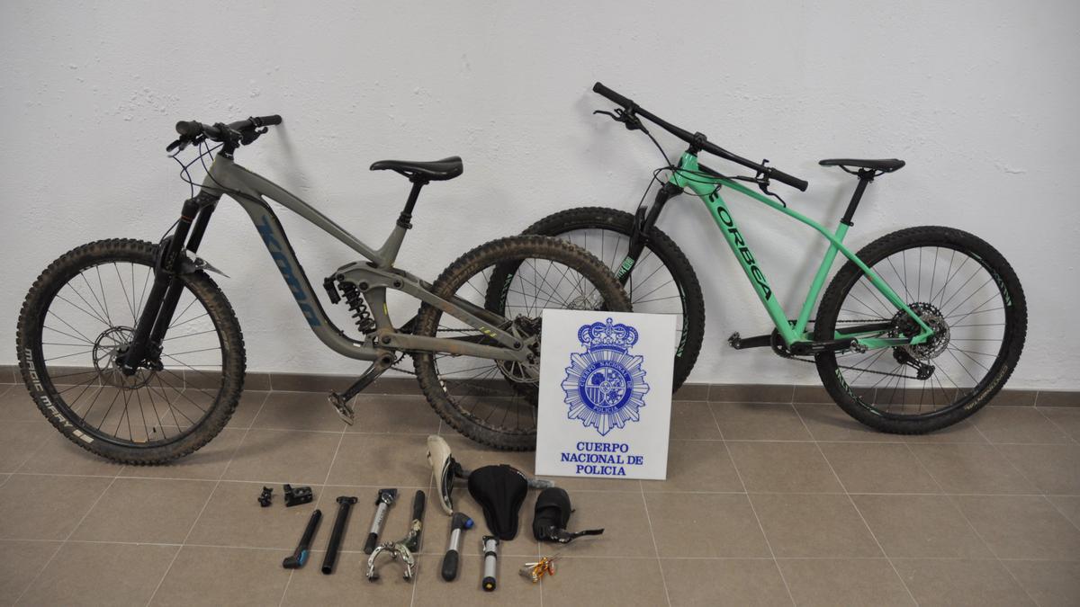 Las bicis robadas que recuperó la Policía Nacional.