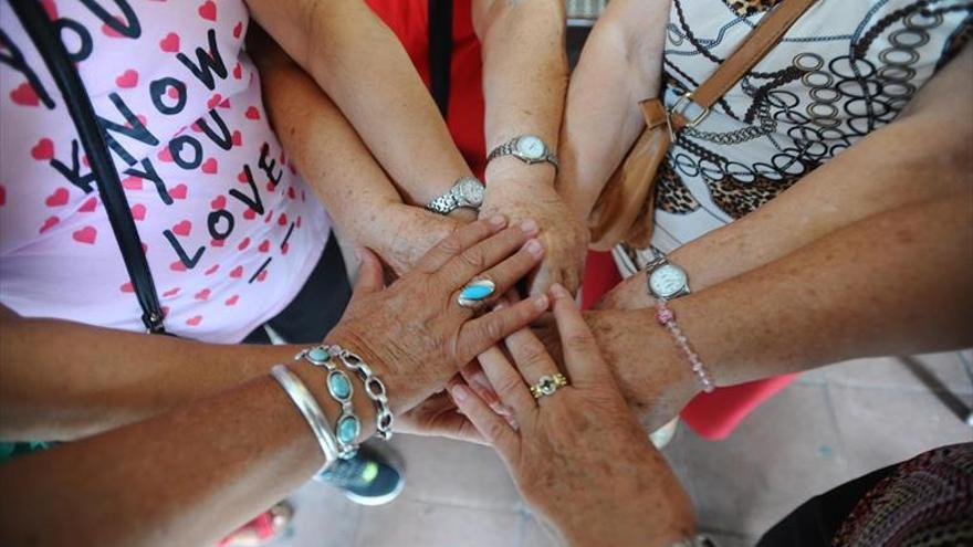 8 de cada 10 mujeres mayores de 65 años de la provincia viven solas